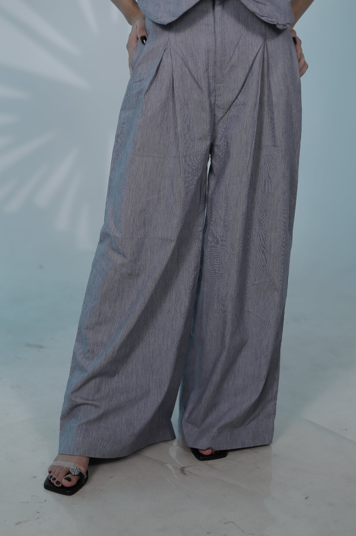 Grey Sleeveless Vest and Wide-Leg Pant Set – Modern Tailored Womenswear