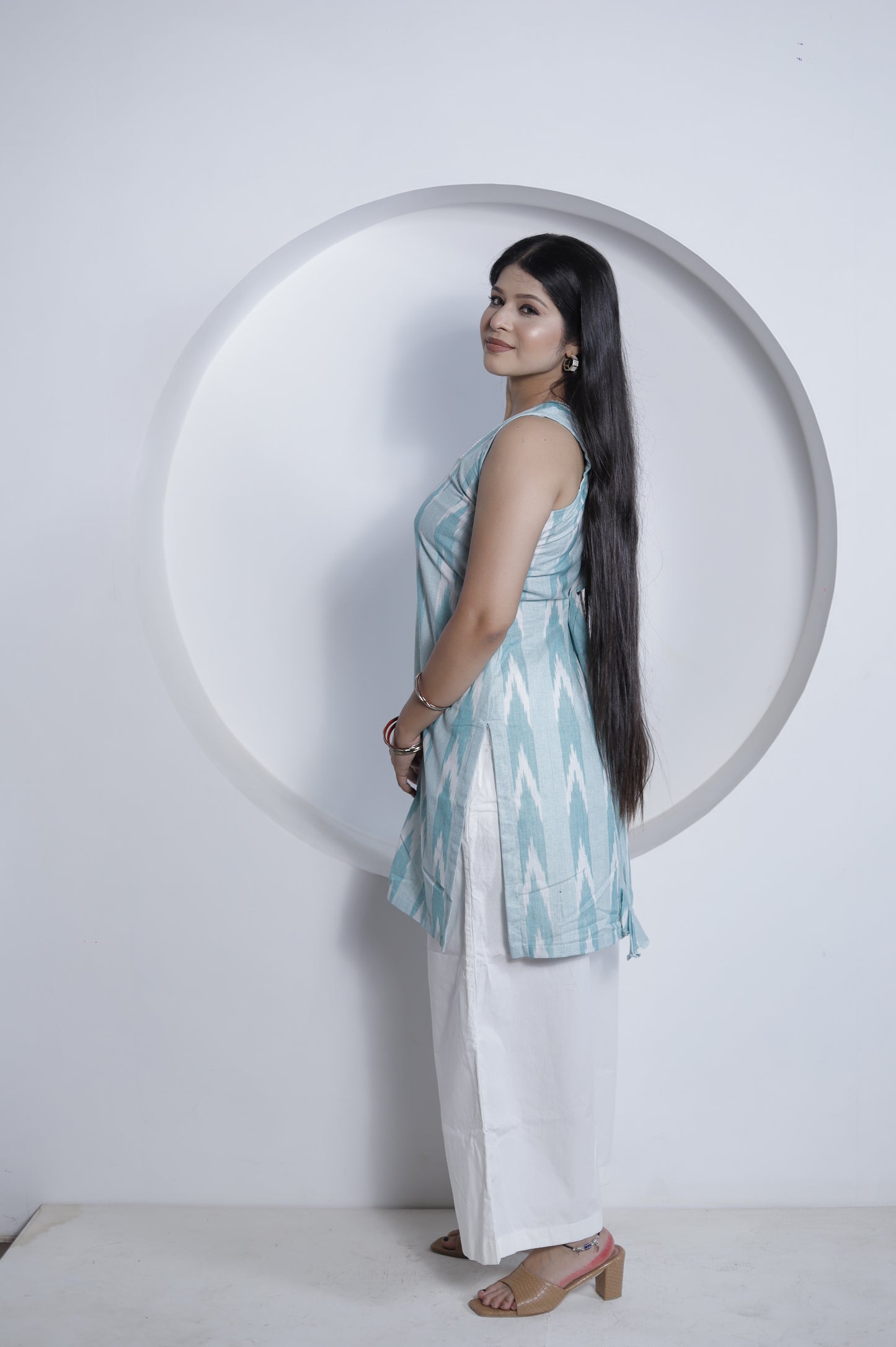 Mint Green Ikat Print Sleeveless Kurta with White Palazzo – Elegant Summer Ethnic Wear for Women